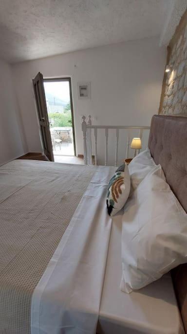 Rafaela 2 Floor Pyrgos Dirou