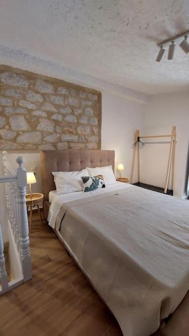 Rafaela 2 Floor Apartment