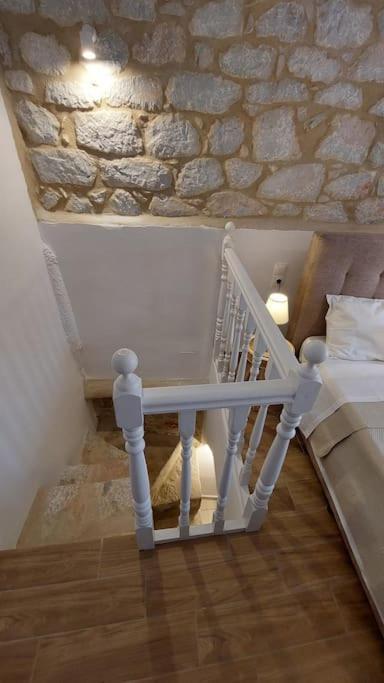 Rafaela 2 Floor * Pyrgos Dirou